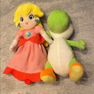 Nintendo Super Mario Brothers Princess Peach & Yoshi Plush Stuffed Toys